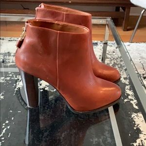 Bootie (Size 6)